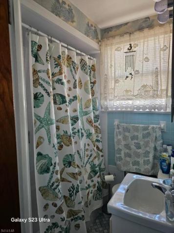 215 W 2nd Street Clifton NJ 07011