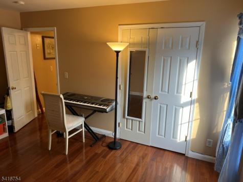 415 Wheatsheaf Road Roselle NJ 07203