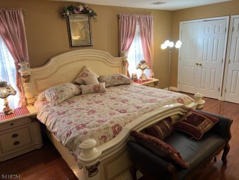 415 Wheatsheaf Road Roselle NJ 07203