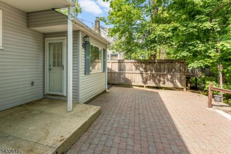 10 Iroquois Trail Denville NJ 07834