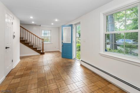 10 Iroquois Trail Denville NJ 07834