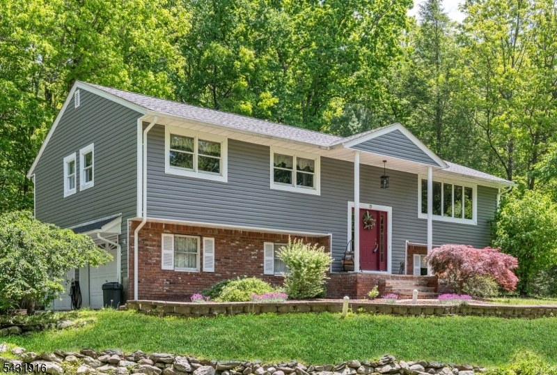 19 Rabbit Run Drive West Milford NJ 07435