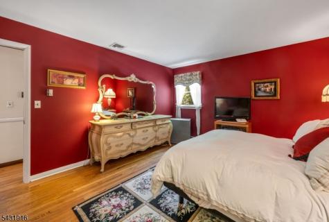 19 Rabbit Run Drive West Milford NJ 07435