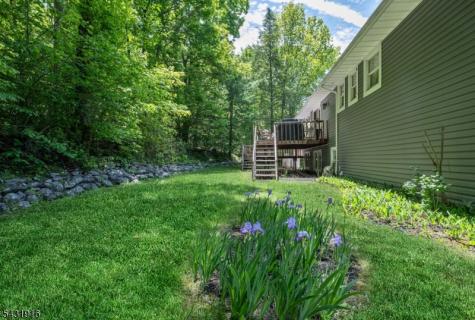 19 Rabbit Run Drive West Milford NJ 07435