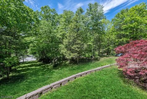 19 Rabbit Run Drive West Milford NJ 07435