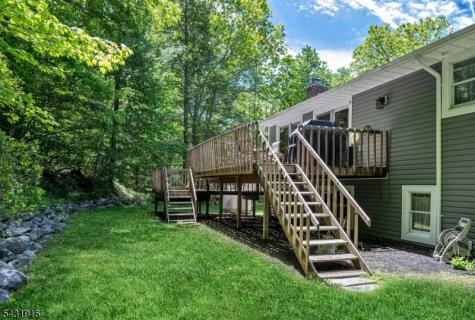 19 Rabbit Run Drive West Milford NJ 07435