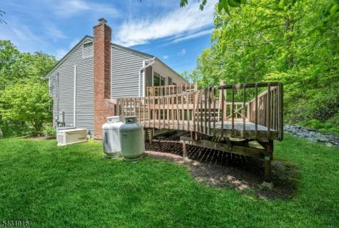 19 Rabbit Run Drive West Milford NJ 07435