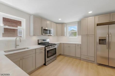 146 W Grant Avenue Roselle Park NJ 07204