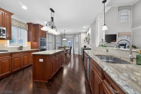 4 Mayflower Court Franklin NJ 08873