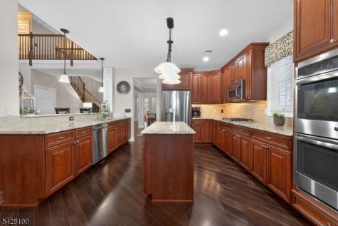4 Mayflower Court Franklin NJ 08873