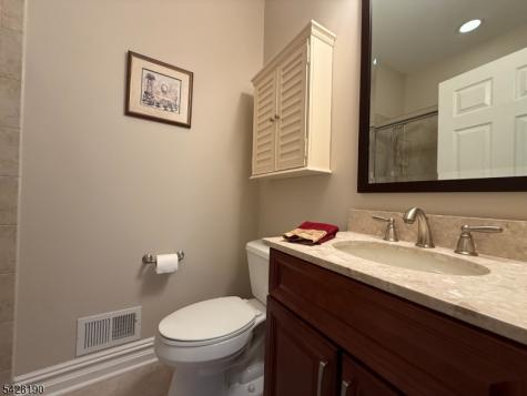 4 Mayflower Court Franklin NJ 08873