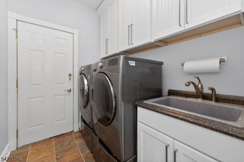 4 Mayflower Court Franklin NJ 08873