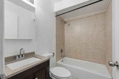 577 Berlant Avenue Roselle NJ 07203