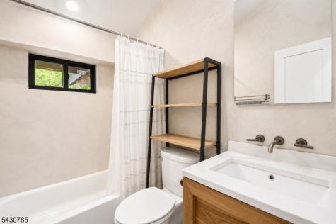 47 Glenside Trail Sparta NJ 07871