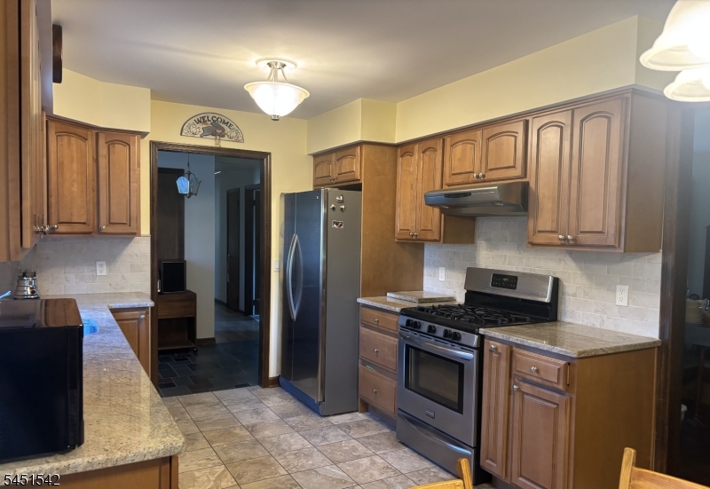 5 Wales Court Clinton NJ 08801