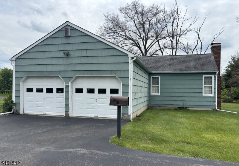 5 Wales Court Clinton NJ 08801