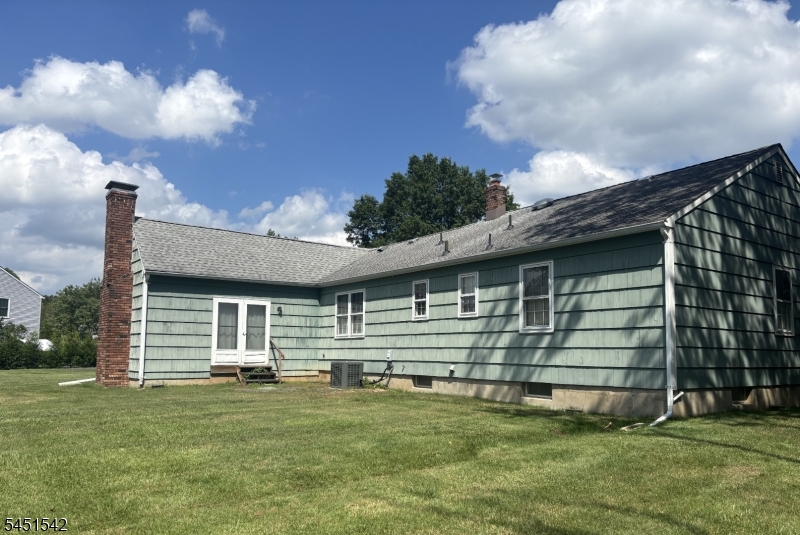 5 Wales Court Clinton NJ 08801