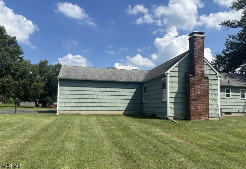 5 Wales Court Clinton NJ 08801