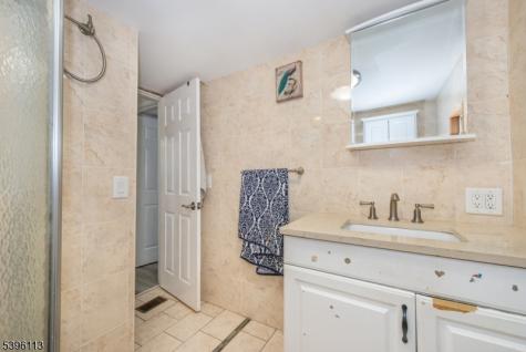 39 Helen Drive Moonachie NJ 07074