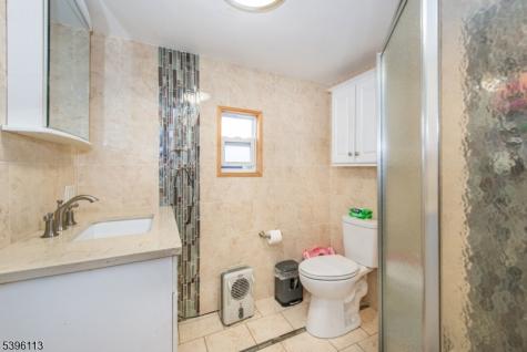 39 Helen Drive Moonachie NJ 07074