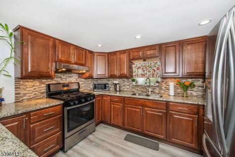 39 Helen Drive Moonachie NJ 07074