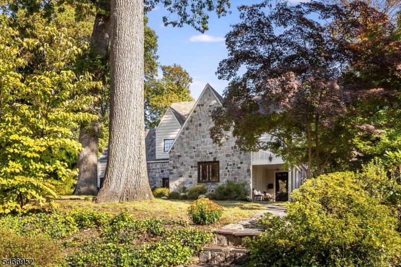 6 Sutherland Road Montclair NJ 07042