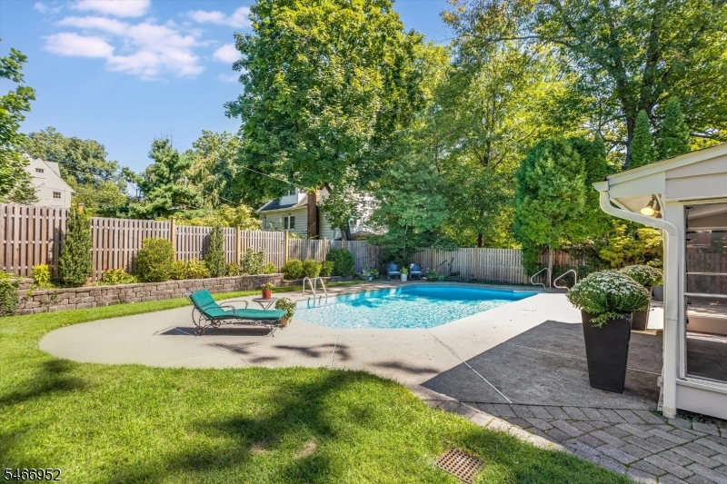 6 Sutherland Road Montclair NJ 07042