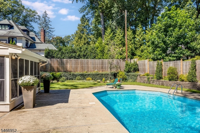 6 Sutherland Road Montclair NJ 07042