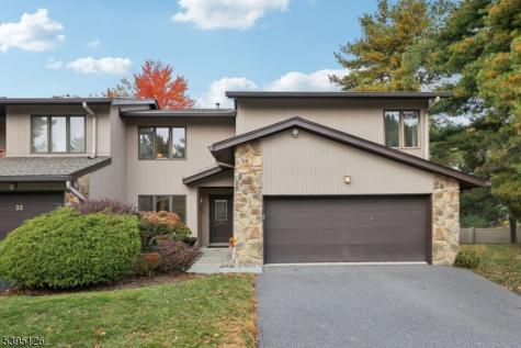 21 Cedarwood Woodland Park NJ 07424
