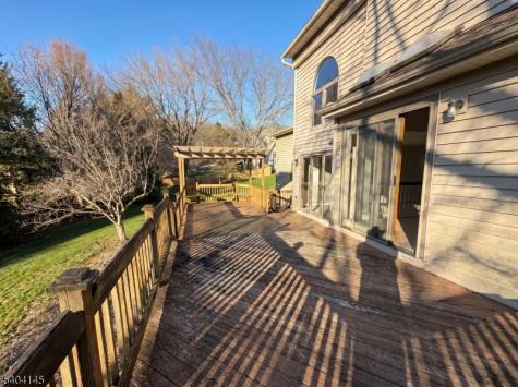 16 Knob Hill Road Washington NJ 07840