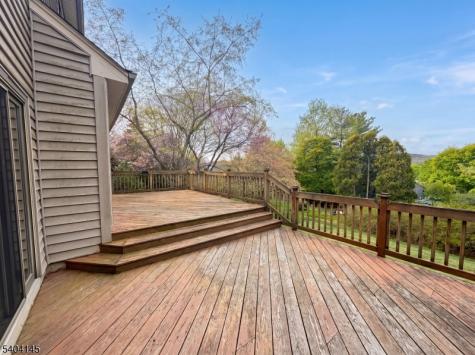16 Knob Hill Road Washington NJ 07840