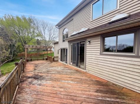 16 Knob Hill Road Washington NJ 07840