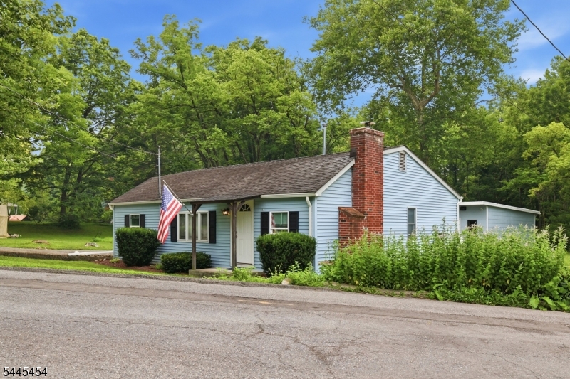 312 6TH Street Belvidere NJ 07823