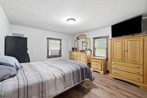 312 6TH Street Belvidere NJ 07823