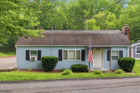 312 6TH Street Belvidere NJ 07823