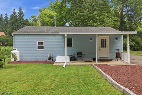 312 6TH Street Belvidere NJ 07823