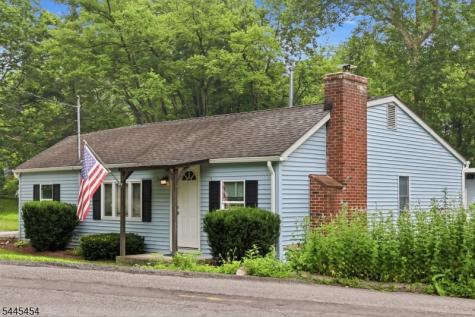312 6TH Street Belvidere NJ 07823