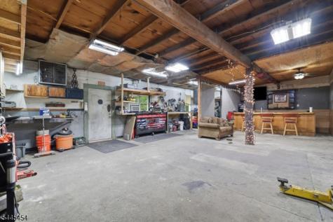 312 6TH Street Belvidere NJ 07823
