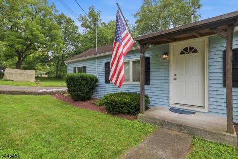 312 6TH Street Belvidere NJ 07823