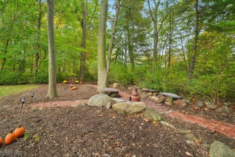 27 Karla Drive Hanover NJ 07981