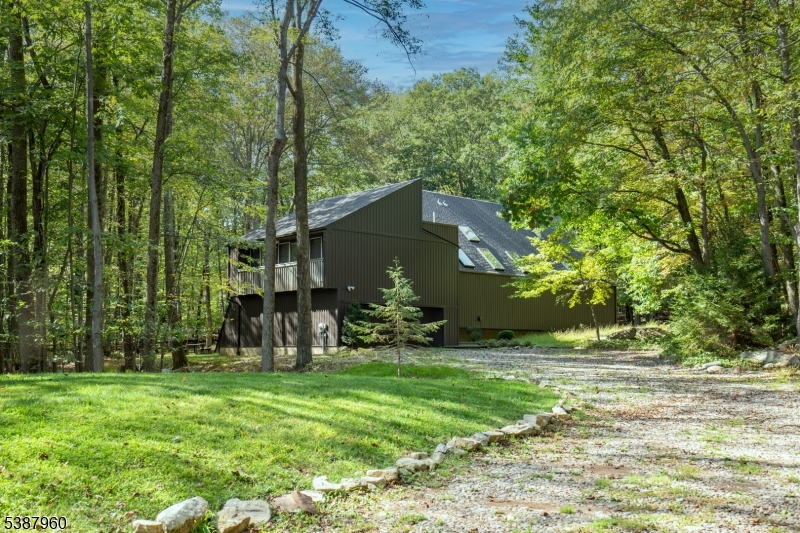12 Big Spring Road Tewksbury NJ 07830