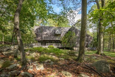 12 Big Spring Road Tewksbury NJ 07830