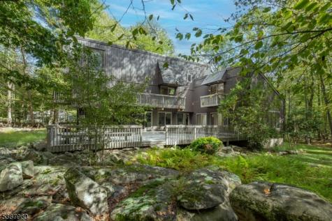 12 Big Spring Road Tewksbury NJ 07830