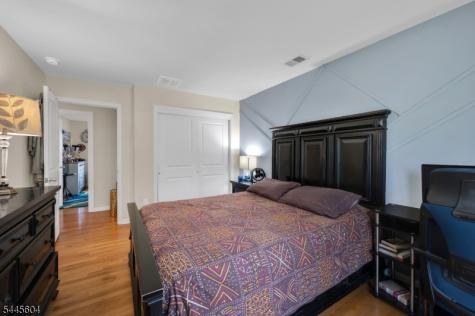 6 Jacob Way Lopatcong NJ 08865