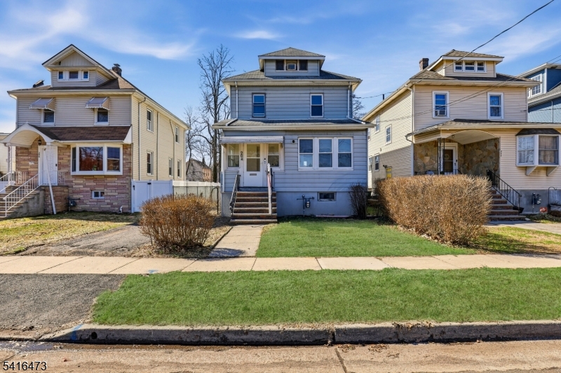 204 Pine Street Roselle NJ 07203