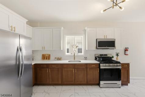 204 Pine Street Roselle NJ 07203