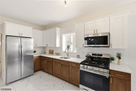 204 Pine Street Roselle NJ 07203