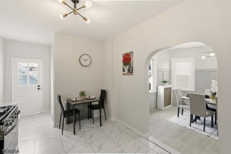 204 Pine Street Roselle NJ 07203
