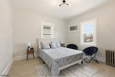 204 Pine Street Roselle NJ 07203