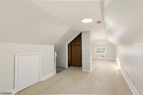 204 Pine Street Roselle NJ 07203